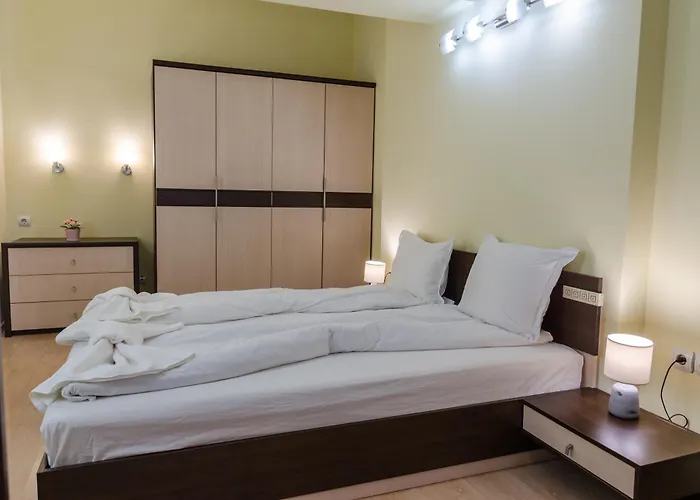 вип апартментс *