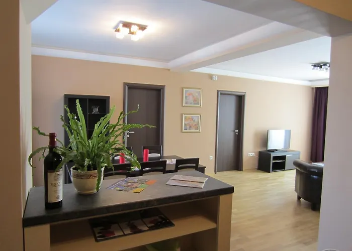 вип апартментс *