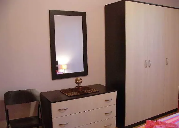 вип апартментс *